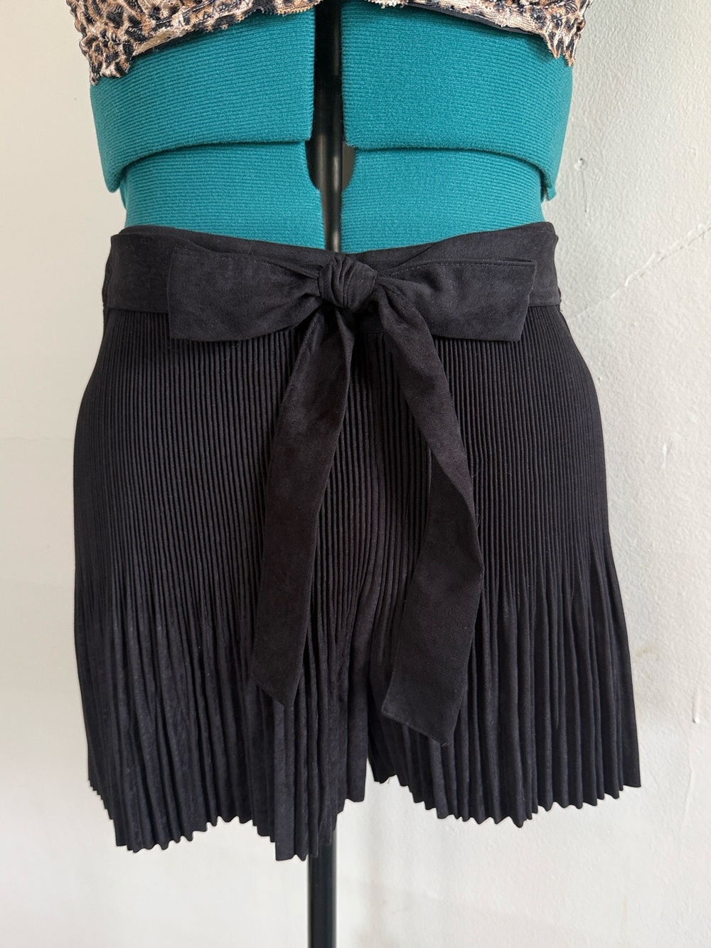 NWT Zara Black Faux Suede Pleated Shorts S